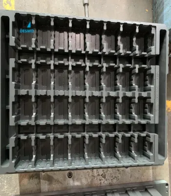 Khuôn tray linh kiện