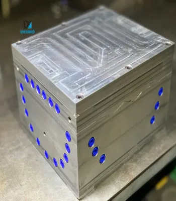 Khuôn mũ bảo hiểm