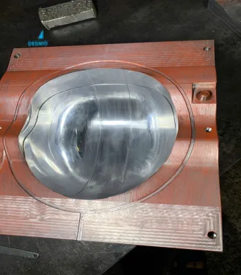 Khuôn mũ bảo hiểm