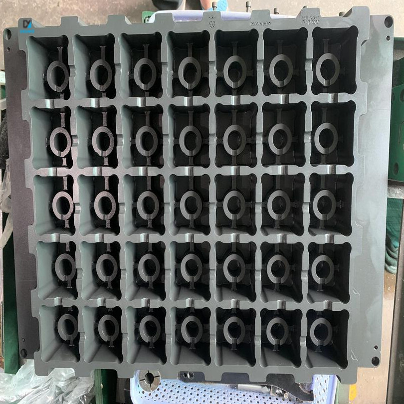 Khuôn tray linh kiện