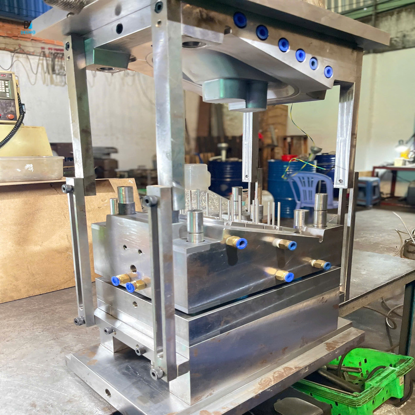 Khuôn hộp điện