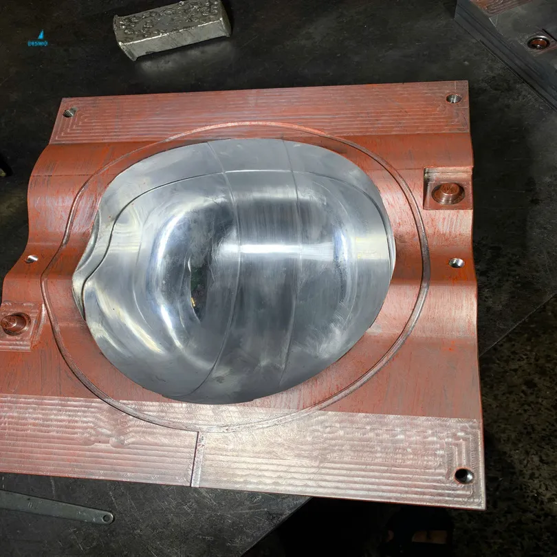 Khuôn mũ bảo hiểm